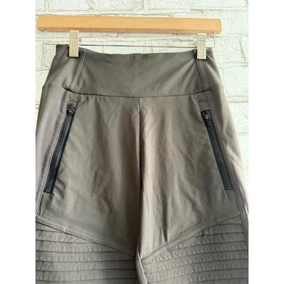 Athleta Headlands Hybrid Moto Tight Green/Gray size 2 - Picture 4 of 10